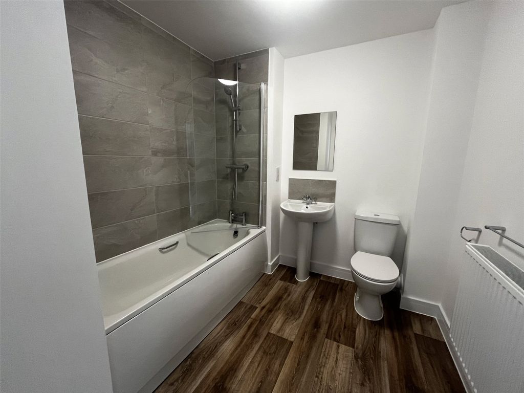 Property photo 3 of 7 Picture No. 12