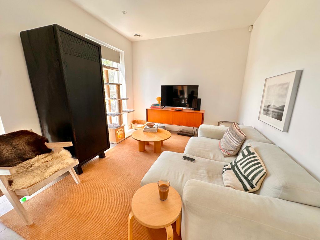 Property photo 1 of 5