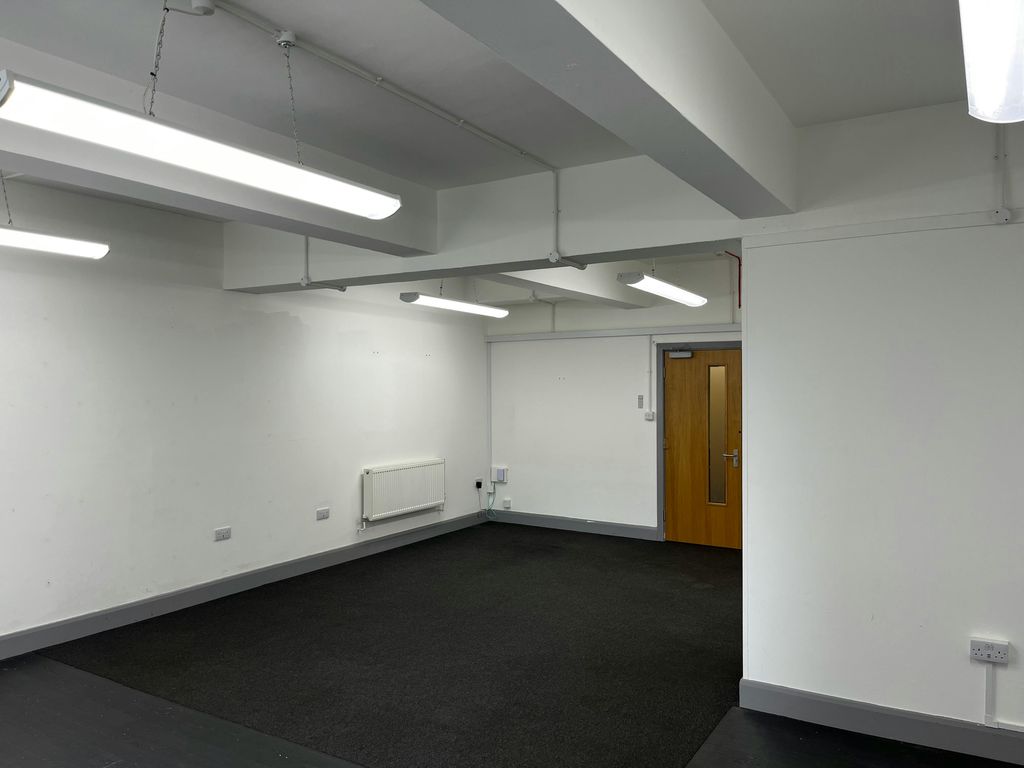 Property photo 3 of 8 Img_1828.Jpg