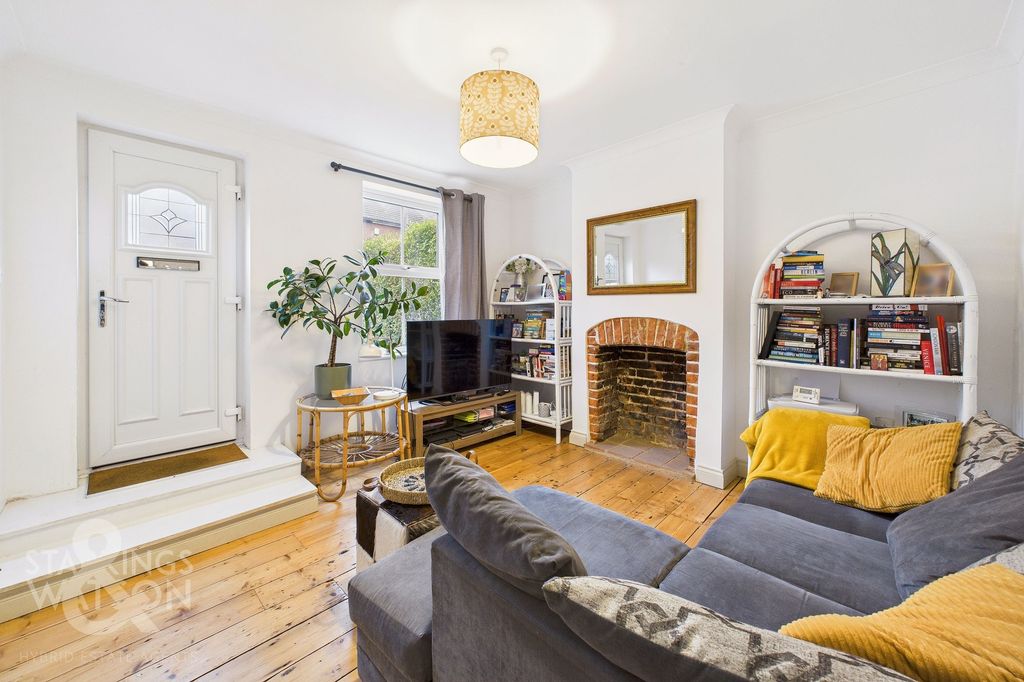 Property photo 2 of 23