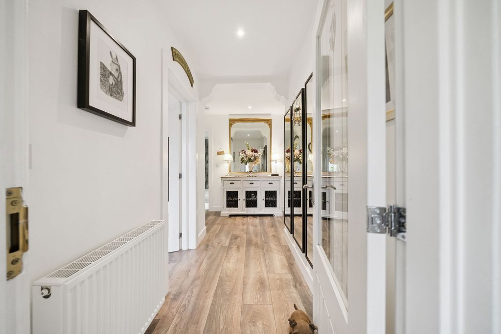 Property photo 3 of 25