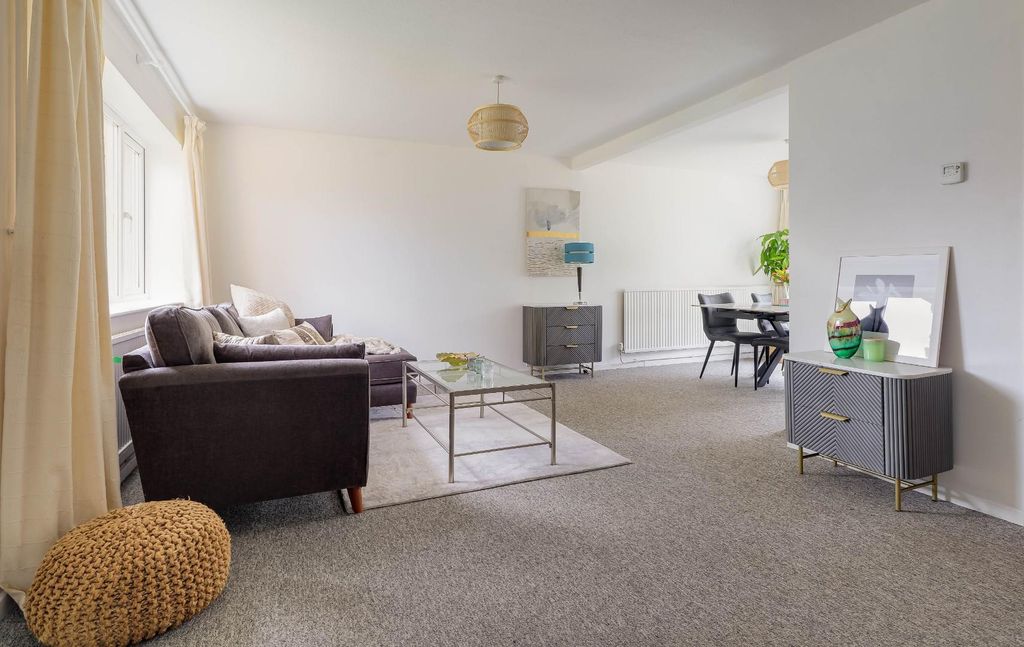 Property photo 2 of 13 Img (8) (1).Jpg