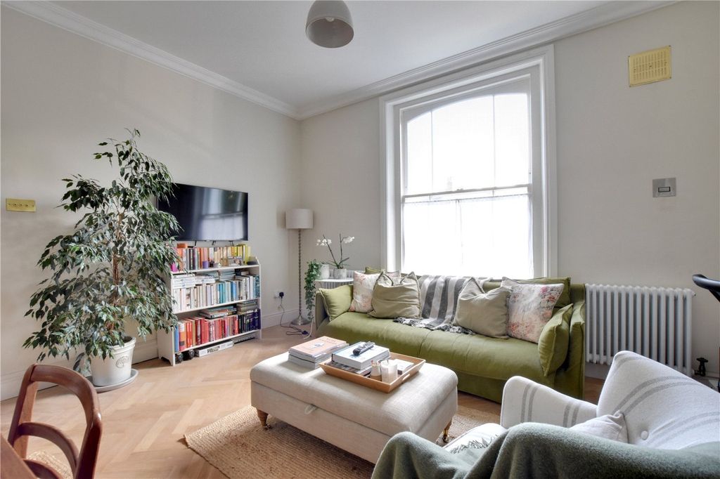 Property photo 2 of 17 Picture No. 13