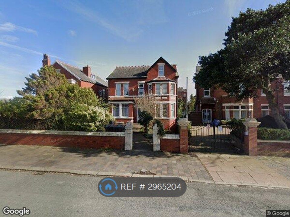 Property photo 1 of 12