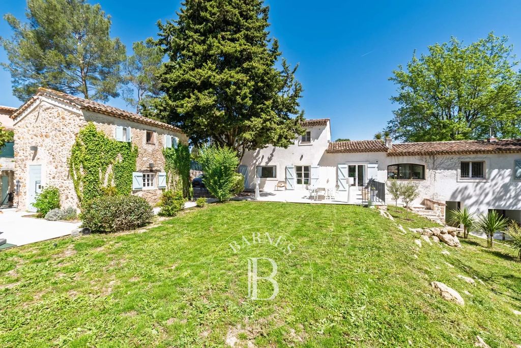Property photo 1 of 31