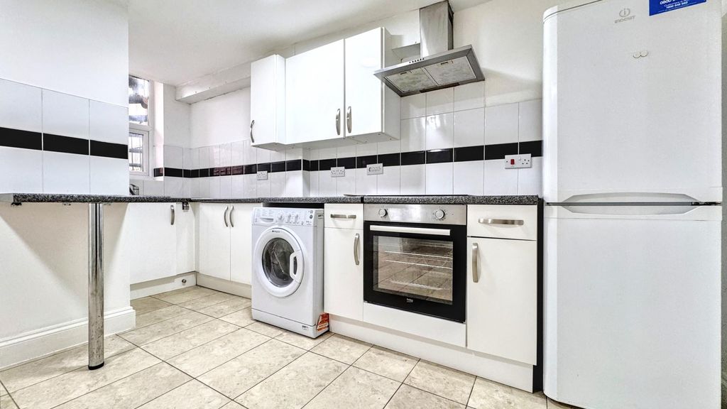 Property photo 3 of 10 Ijyoxgbadeenbd_K7Pxhzg