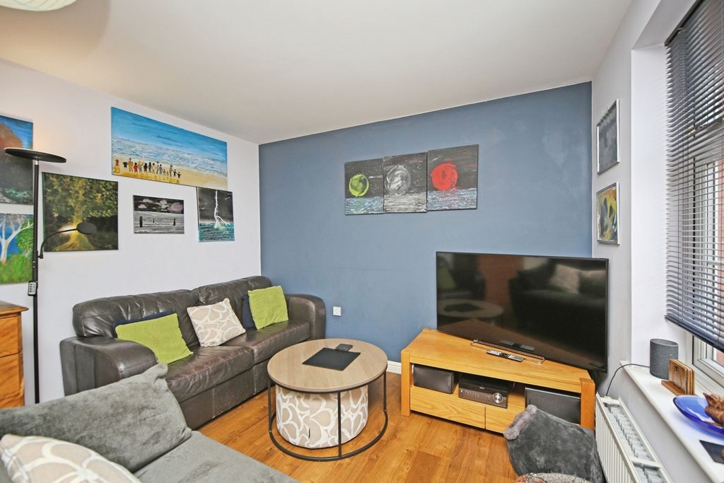 Property photo 3 of 17 Pbox-Img.Jpg