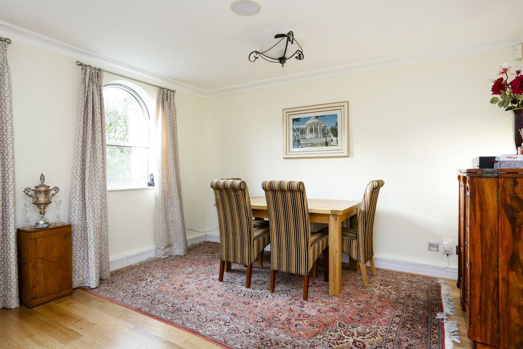Property photo 3 of 8 Dining Area