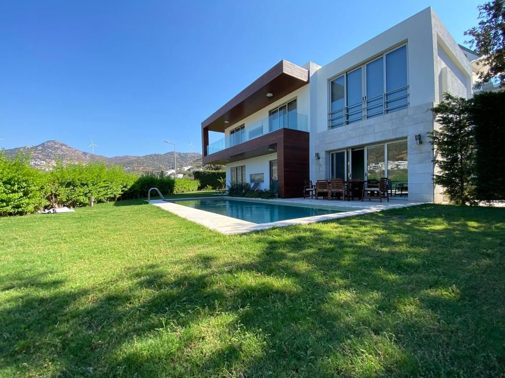 Property photo 1 of 21 Detached Sea View Yalikavak Villa - Vast Private Plot