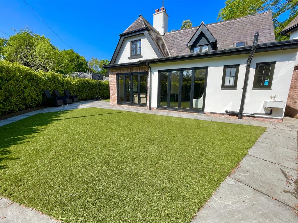 Property photo 3 of 35