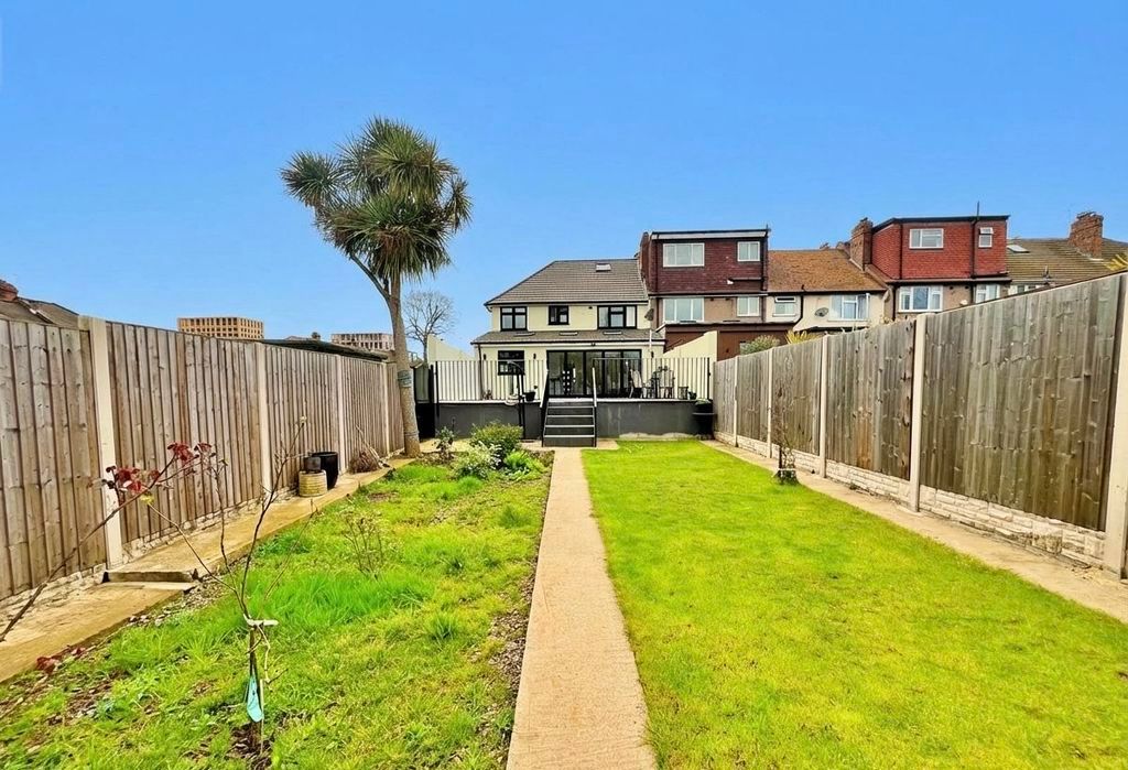 Property photo 3 of 18 Photo 15