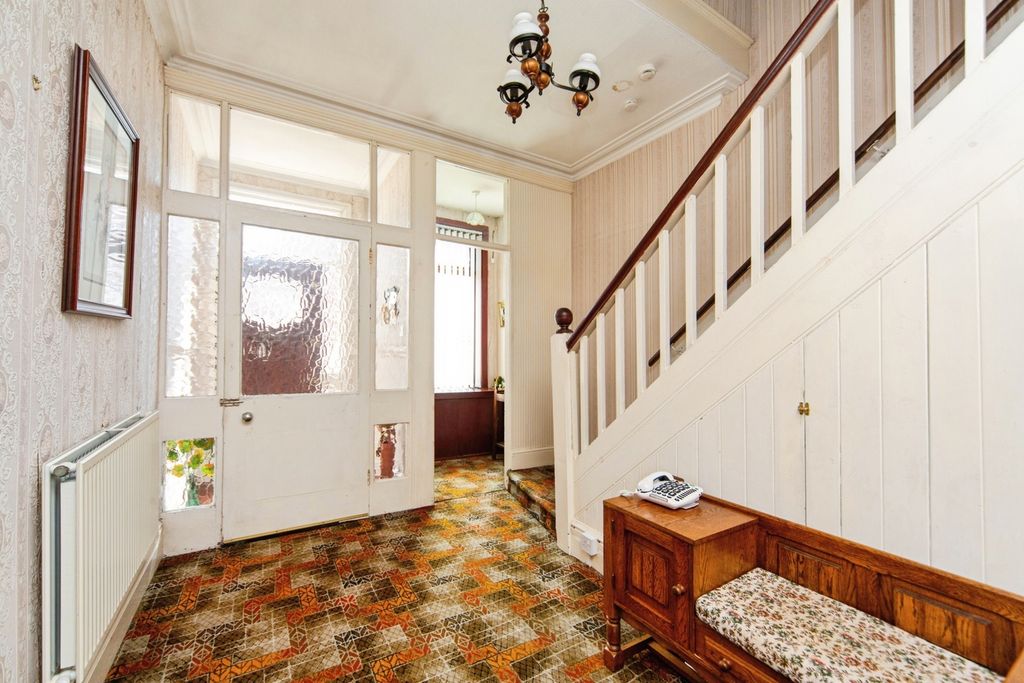 Property photo 3 of 23 Pbox-Img.Jpg