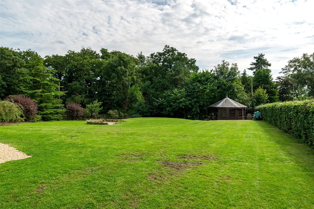 Property photo 3 of 38 Garden