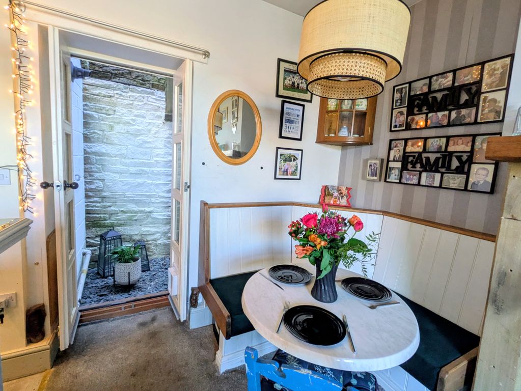 Property photo 3 of 18 1000041735