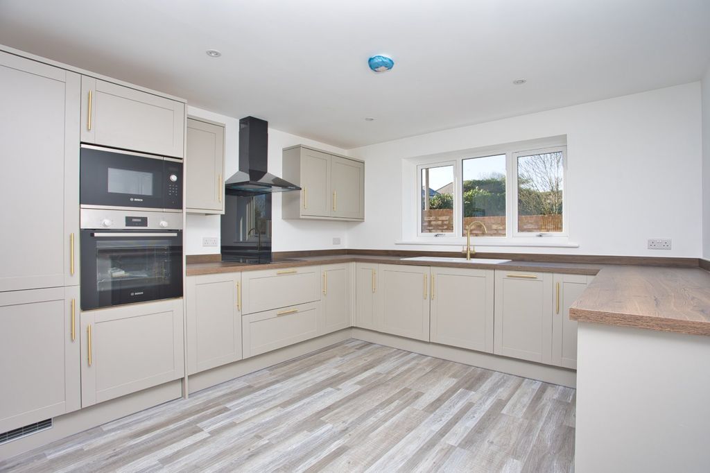 Property photo 3 of 14 Picture 3