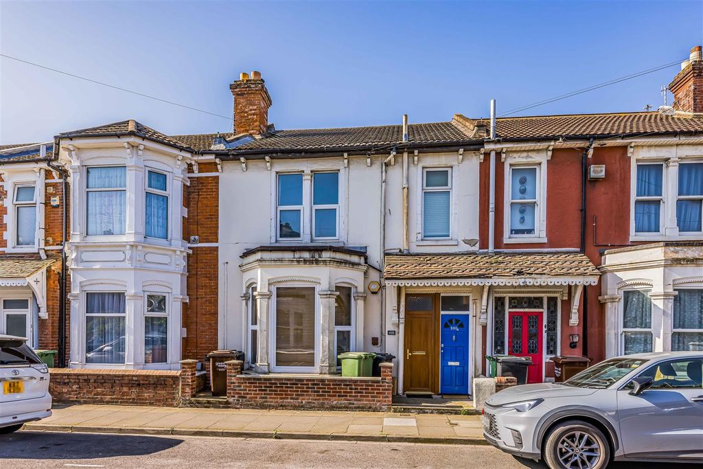 Property photo 3 of 14 100A Orchard Road, Southsea-Small-Porticomarketing