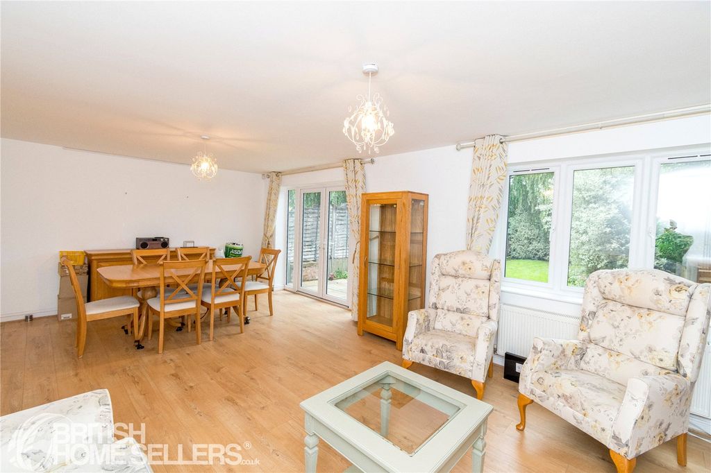 Property photo 2 of 27 Picture No. 20
