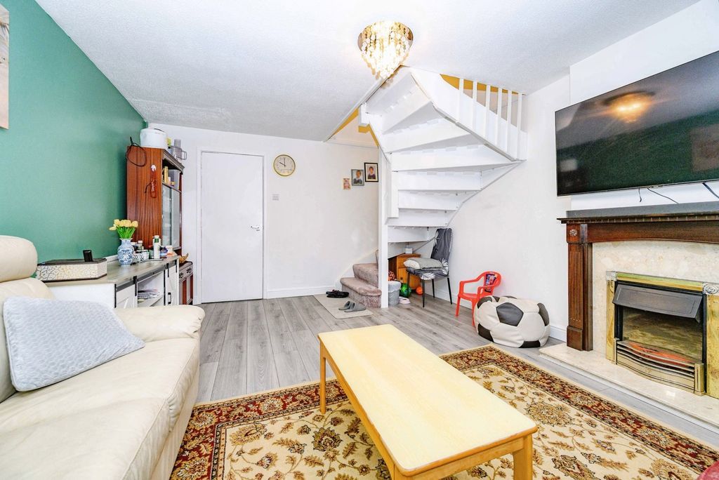 Property photo 3 of 13 Photo