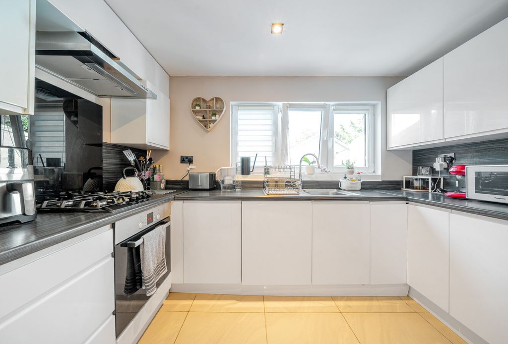 Property photo 2 of 11 1362613-17-68E38d...