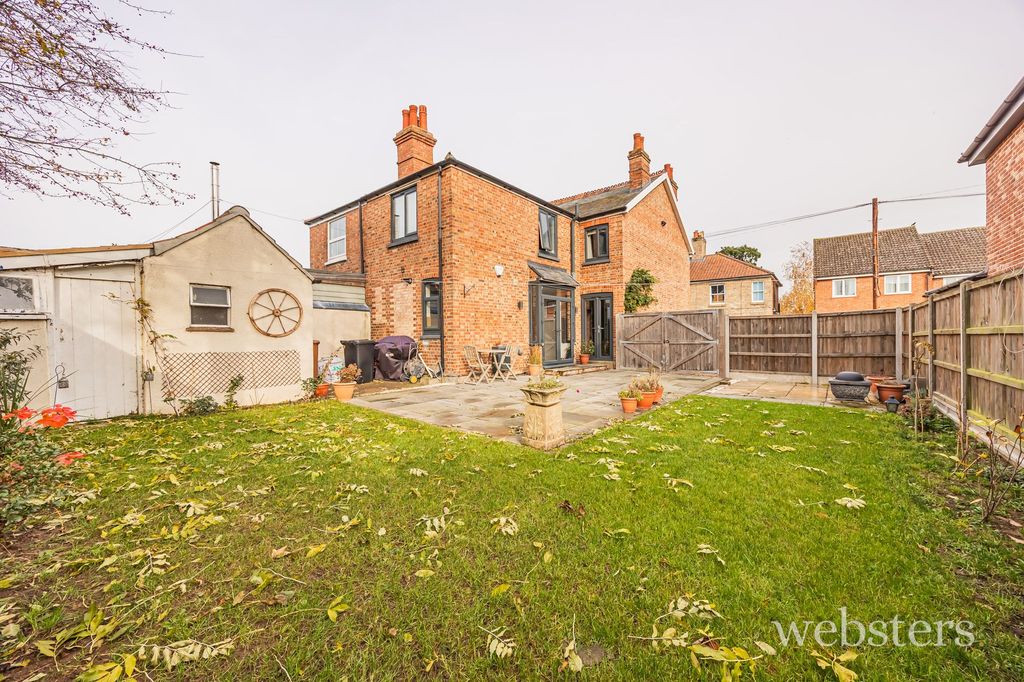 Property photo 2 of 22