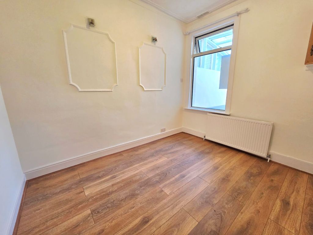 Property photo 2 of 15 Photo 15