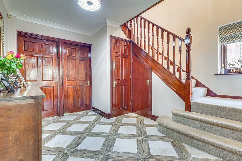 Property photo 2 of 49