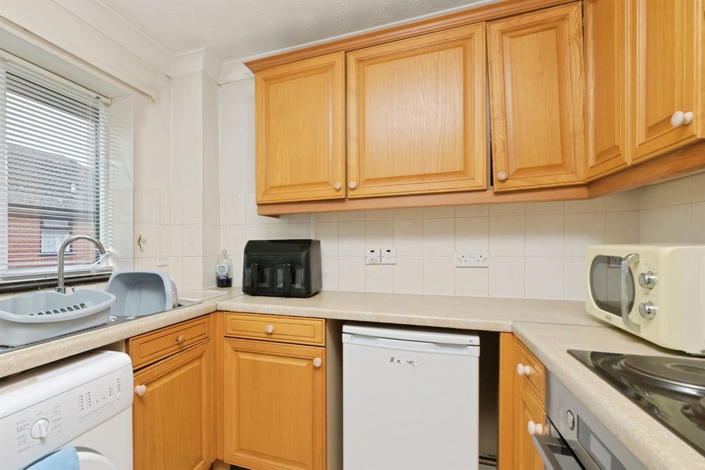 Property photo 3 of 17