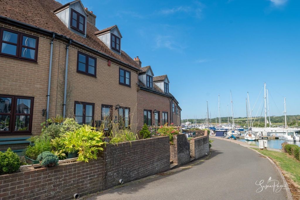 Property photo 3 of 34 Welcome To Yachtsmans Folly, 13 Redshank Way