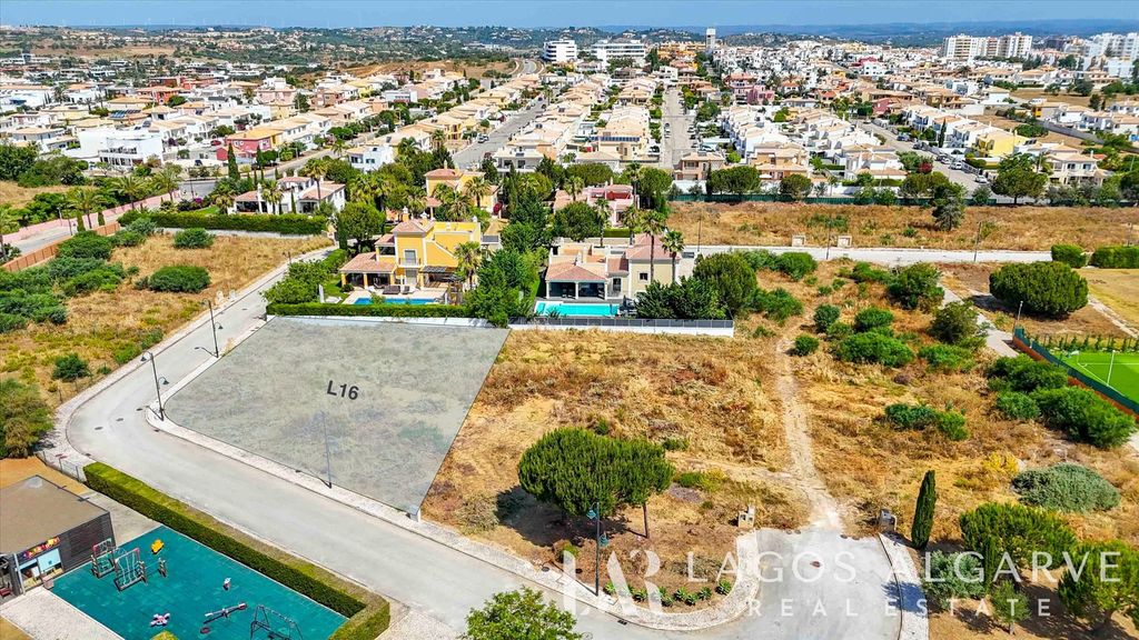 Property photo 1 of 10 Exclusive Urban Plot Near Beaches And Golf