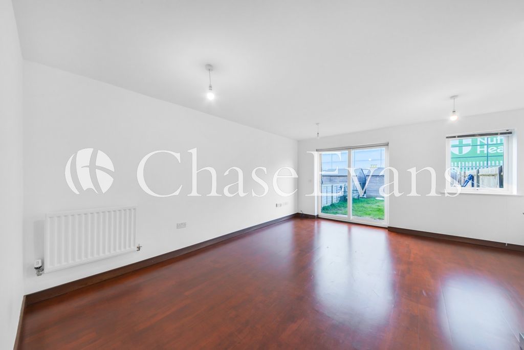 Property photo 3 of 20 Living Area