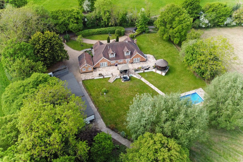 Property photo 1 of 15