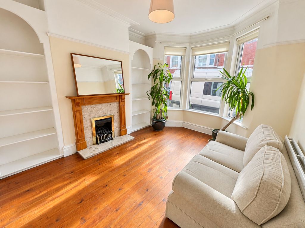 Property photo 3 of 17