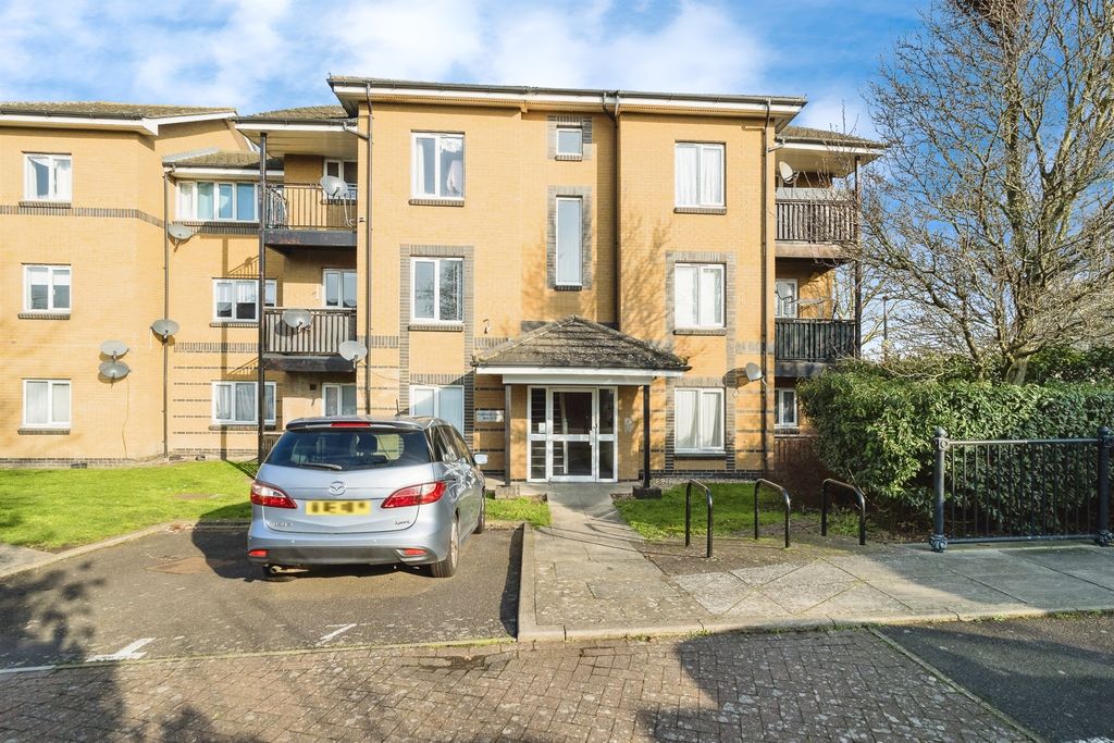 Property photo 1 of 13