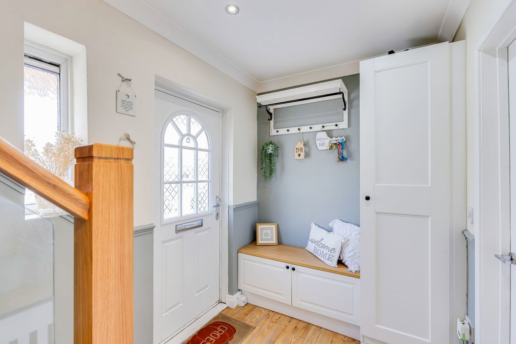 Property photo 3 of 39