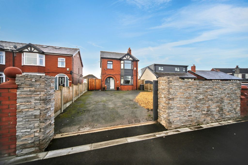 Property photo 1 of 26