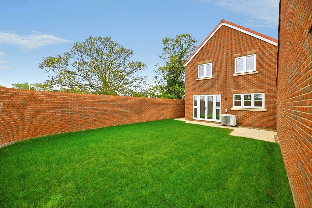 Property photo 2 of 18