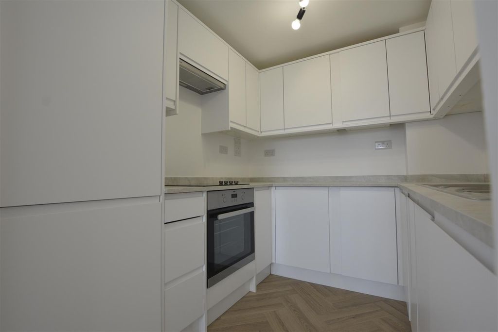 Property photo 3 of 8 Kitchen.Jpg