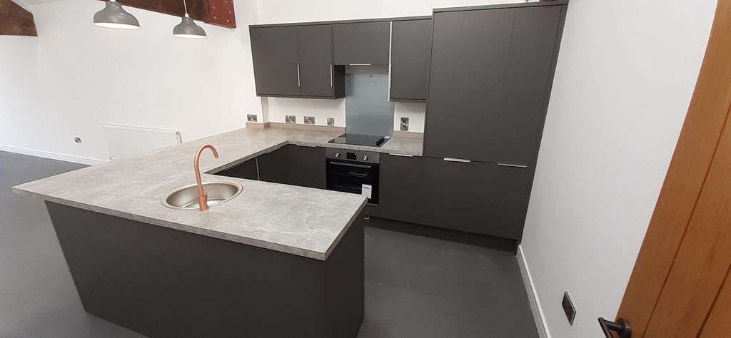 Property photo 2 of 10 Kitchen