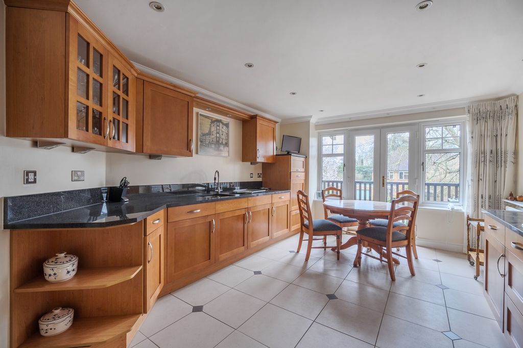 Property photo 3 of 16