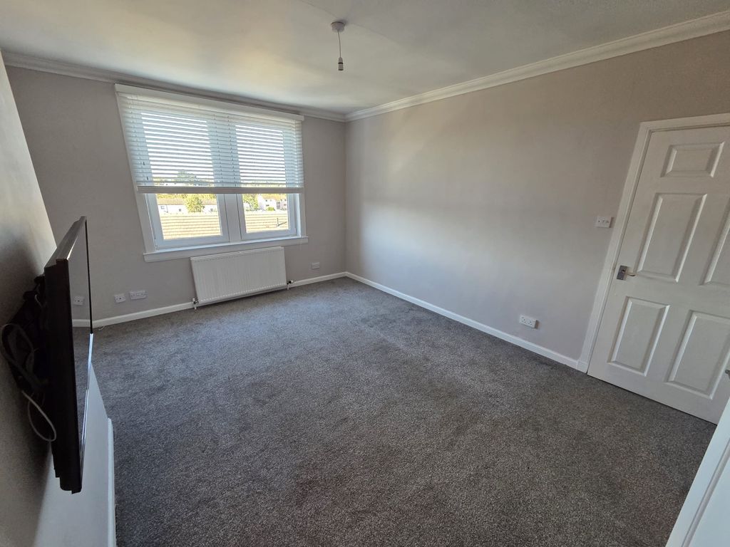 Property photo 2 of 9 Lounge 