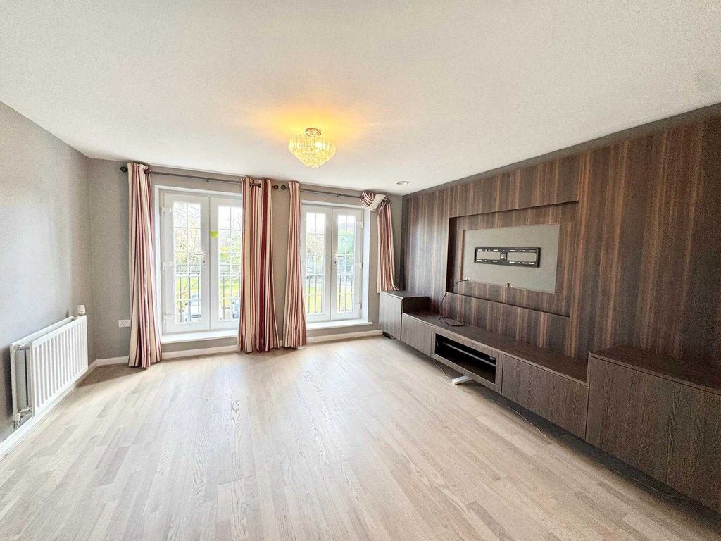 Property photo 1 of 11 3 Bed Terraced House To Rent Forelle Way, London Sm5