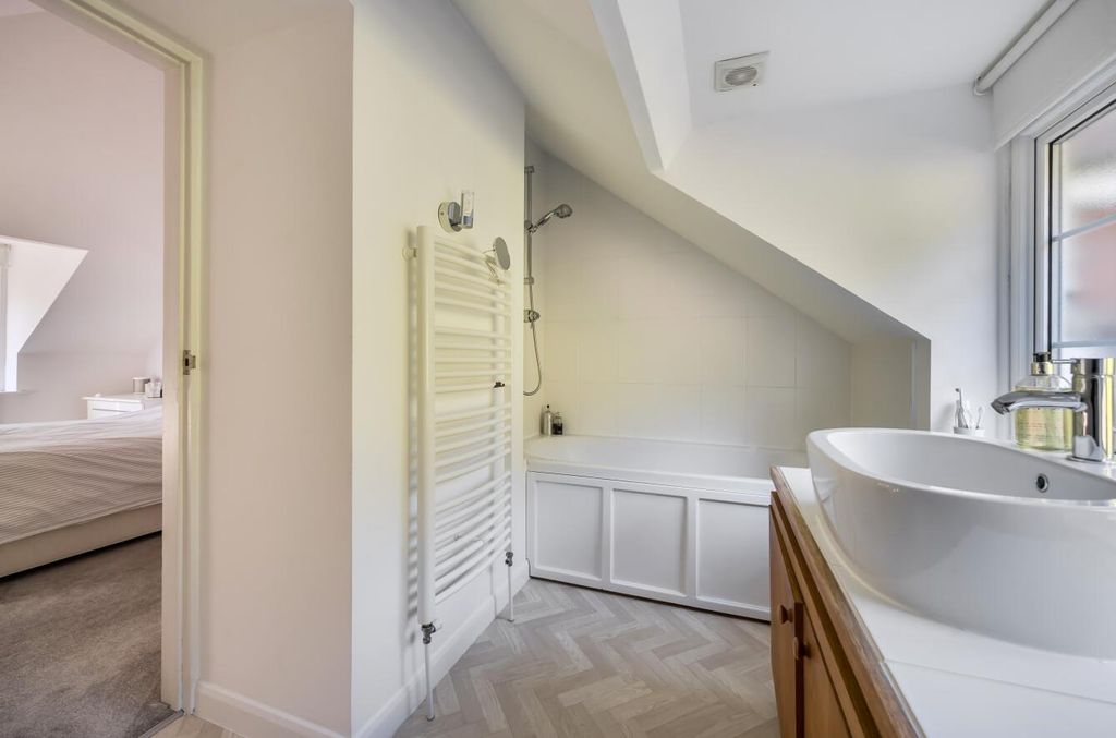 Additional image 17 of 5 bed detached house for saleWokingham Road, Crowthorne, Berkshire RG45