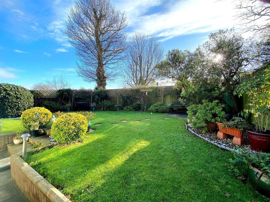 Property photo 2 of 16 20 Windmill Drive - Garden1.Jpg