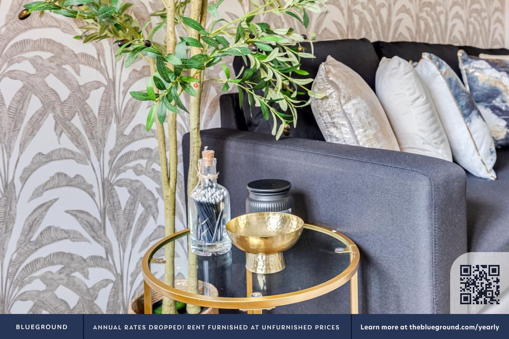 Property photo 3 of 36 Living Room