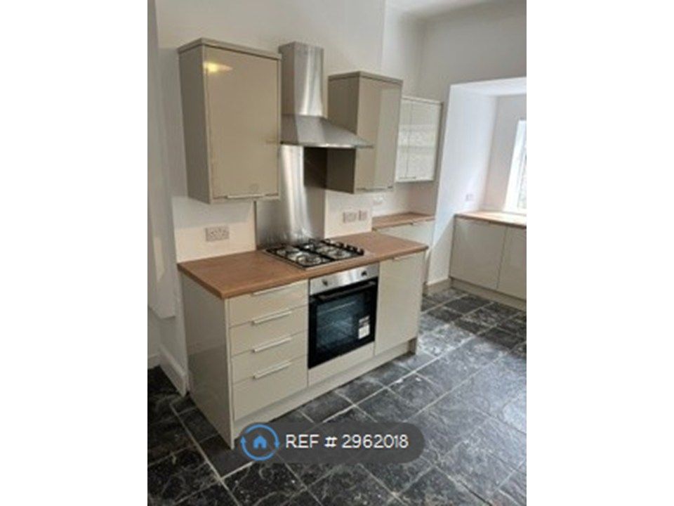 Property photo 3 of 19 New Kitchen Oven & Hob With Extractor