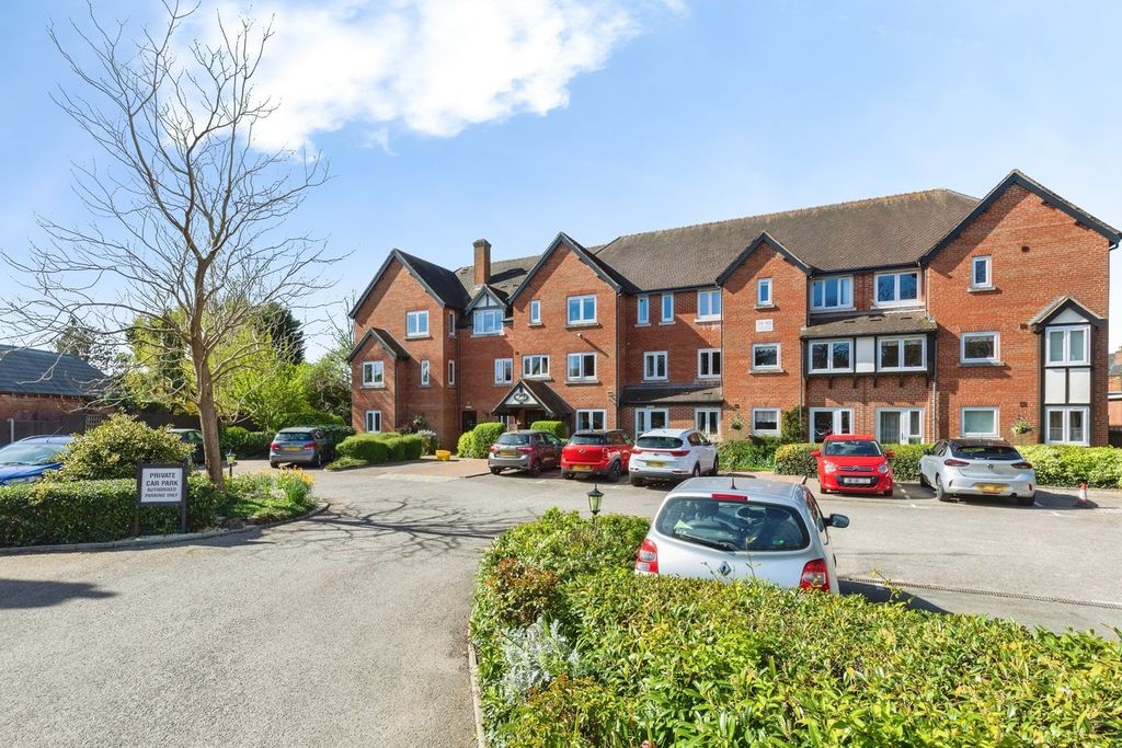 Property photo 1 of 12