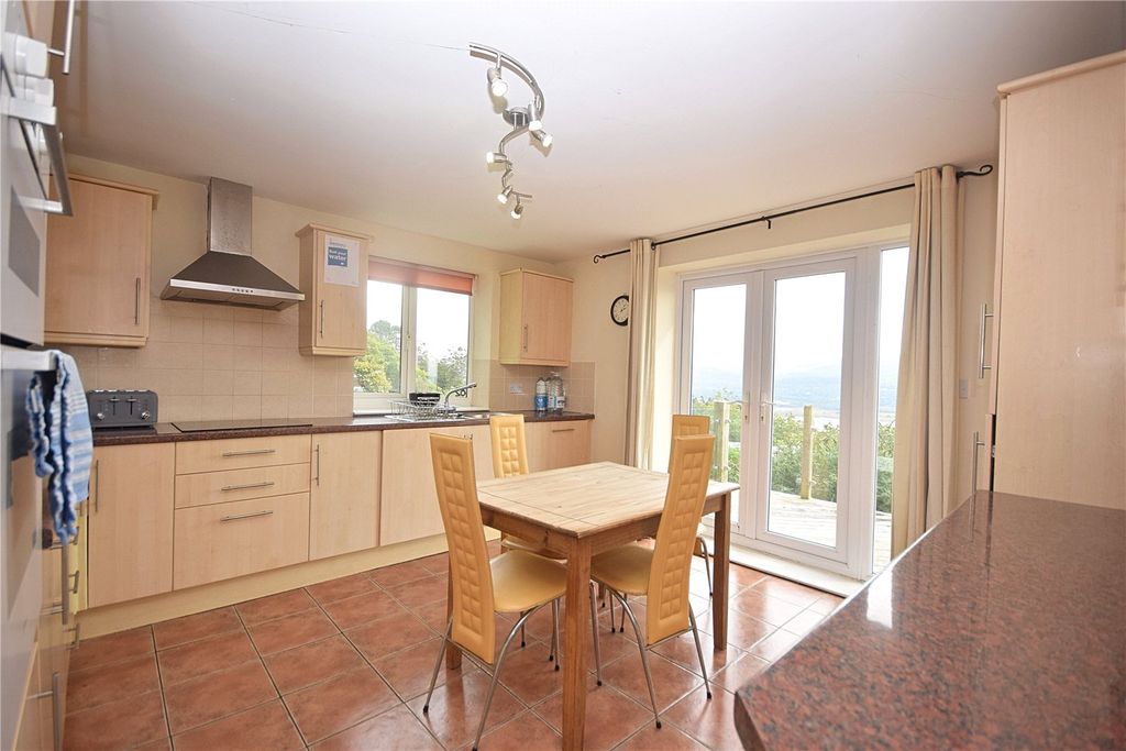 Property photo 3 of 11 Picture No. 16