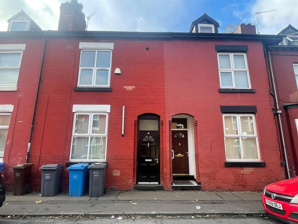 Property photo 1 of 12 External