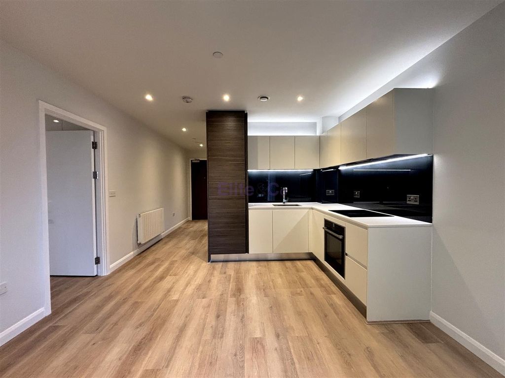 Property photo 2 of 12 Lounge/Kitchen