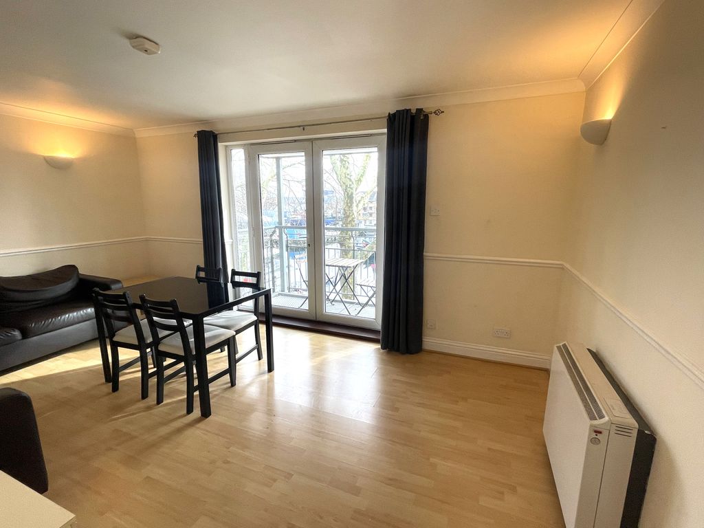 Property photo 1 of 15 Living Room